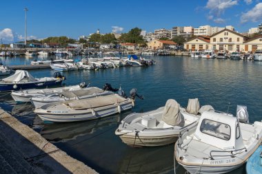 Dedeağaç, Yunanistan - 23 Eylül 2017: Bağlantı noktası ve Dedeağaç şehri, Doğu Makedonya ve Trakya, Yunanistan için Panorama