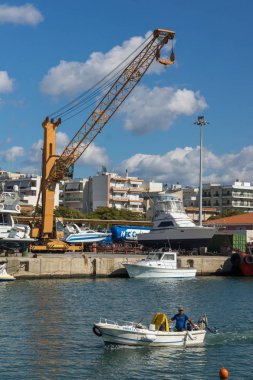 Dedeağaç, Yunanistan - 23 Eylül 2017: Bağlantı noktası ve Dedeağaç şehri, Doğu Makedonya ve Trakya, Yunanistan için Panorama