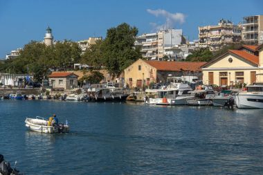 Dedeağaç, Yunanistan - 23 Eylül 2017: Bağlantı noktası ve Dedeağaç şehri, Doğu Makedonya ve Trakya, Yunanistan için Panorama