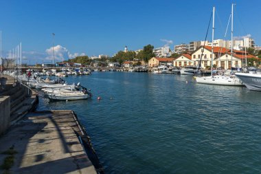 Dedeağaç, Yunanistan - 23 Eylül 2017: Bağlantı noktası ve Dedeağaç şehri, Doğu Makedonya ve Trakya, Yunanistan için Panorama