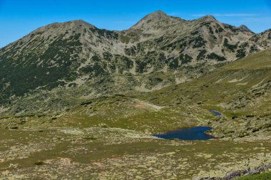 Banderishki Kınalı tepe ve bashliyski gölleri ile Pirin Dağı, Bulgaristan manzara