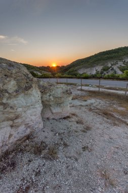 Beli plast Köyü, Kırcaali bölgesi, Bulgaristan yakınındaki taş mantar oluşumu rock
