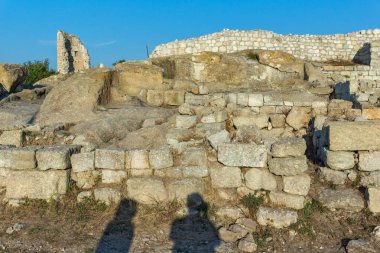 Sunrise görünümünü antik Trakya şehir olan Perperikon, bölge, Bulgaristan