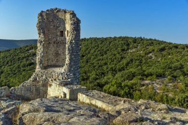 Sunrise görünümünü antik Trakya şehir olan Perperikon, bölge, Bulgaristan