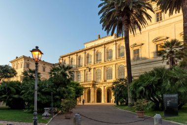 Rome, İtalya - 24 Haziran 2017: Gün batımı görünümü Palazzo Barberini - Ulusal Antik Sanat Galerisi Roma, İtalya