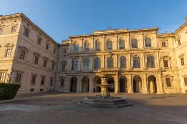 Rome, İtalya - 24 Haziran 2017: Gün batımı görünümü Palazzo Barberini - Ulusal Antik Sanat Galerisi Roma, İtalya