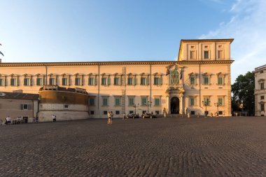 Rome, İtalya - 24 Haziran 2017: Gün batımı görünümü Quirinal Sarayı, Piazza del Quirinale, Rome, İtalya