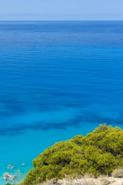 Panoramik manzaralı mavi suları, Lefkada, Ionian Islands, Yunanistan Kokkinos Vrachos Beach