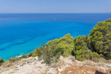 Panoramik manzaralı mavi suları, Lefkada, Ionian Islands, Yunanistan Kokkinos Vrachos Beach