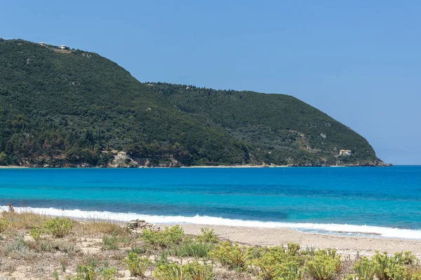 青い海 レフカダ島 イオニア諸島 ギリシャで Girapetra ビーチのパノラマ ビュー — ストック写真