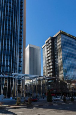 Madrid, İspanya - 21 Ocak 2018: İş binalar Paseo de la Castellana Street City, Madrid, İspanya