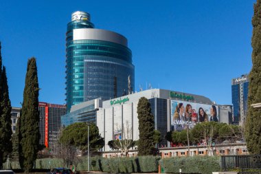 Madrid, İspanya - 21 Ocak 2018: İş binalar Paseo de la Castellana Street City, Madrid, İspanya