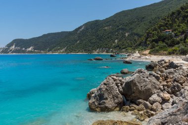 Agios Ioannis Beach mavi suları, Lefkada, Ionian Islands, Yunanistan ile panoramik