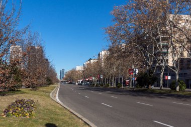 Madrid, İspanya - 21 Ocak 2018: İş binalar Paseo de la Castellana Street City, Madrid, İspanya