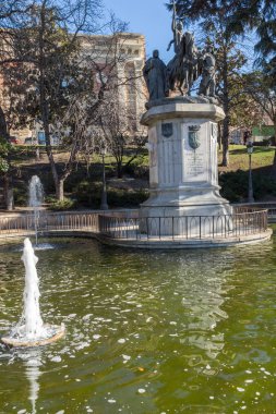 Madrid, İspanya - 21 Ocak 2018: Anıt kraliçesi Isabella ben Katolik Paseo de la Castellana Street City, Madrid, İspanya