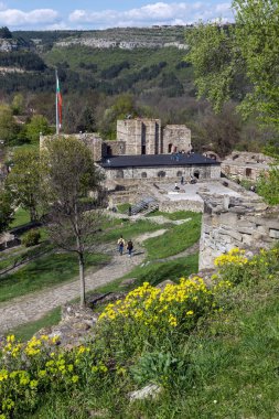 Veliko Tarnovo, Bulgaristan - 9 Nisan 2017: ikinci Bulgar İmparatorluğu Ortaçağ Kalesi Tsarevets, Veliko Tarnovo, Bulgaristan başkenti kalıntıları