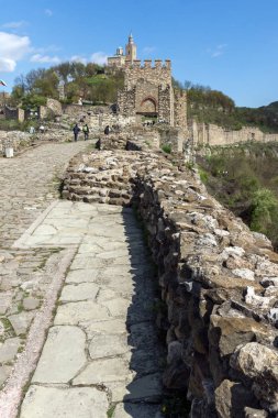 Veliko Tarnovo, Bulgaristan - 9 Nisan 2017: ikinci Bulgar İmparatorluğu Ortaçağ Kalesi Tsarevets, Veliko Tarnovo, Bulgaristan başkenti kalıntıları
