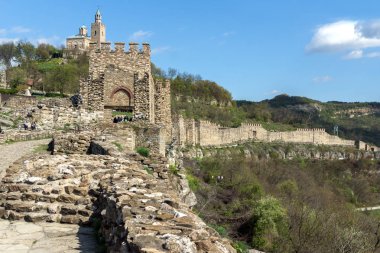 Veliko Tarnovo, Bulgaristan - 9 Nisan 2017: ikinci Bulgar İmparatorluğu Ortaçağ Kalesi Tsarevets, Veliko Tarnovo, Bulgaristan başkenti kalıntıları