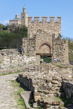 Veliko Tarnovo, Bulgaristan - 9 Nisan 2017: ikinci Bulgar İmparatorluğu Ortaçağ Kalesi Tsarevets, Veliko Tarnovo, Bulgaristan başkenti kalıntıları