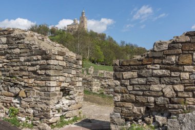 Veliko Tarnovo, Bulgaristan - 9 Nisan 2017: ikinci Bulgar İmparatorluğu Ortaçağ Kalesi Tsarevets, Veliko Tarnovo, Bulgaristan başkenti kalıntıları