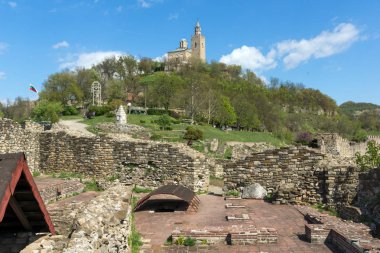 Veliko Tarnovo, Bulgaristan - 9 Nisan 2017: ikinci Bulgar İmparatorluğu Ortaçağ Kalesi Tsarevets, Veliko Tarnovo, Bulgaristan başkenti kalıntıları
