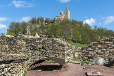Veliko Tarnovo, Bulgaristan - 9 Nisan 2017: ikinci Bulgar İmparatorluğu Ortaçağ Kalesi Tsarevets, Veliko Tarnovo, Bulgaristan başkenti kalıntıları