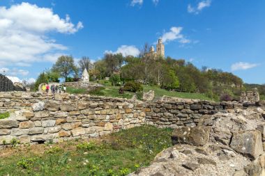 Veliko Tarnovo, Bulgaristan - 9 Nisan 2017: ikinci Bulgar İmparatorluğu Ortaçağ Kalesi Tsarevets, Veliko Tarnovo, Bulgaristan başkenti kalıntıları
