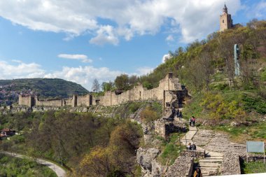 Veliko Tarnovo, Bulgaristan - 9 Nisan 2017: ikinci Bulgar İmparatorluğu Ortaçağ Kalesi Tsarevets, Veliko Tarnovo, Bulgaristan başkenti kalıntıları