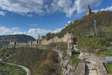 Veliko Tarnovo, Bulgaristan - 9 Nisan 2017: ikinci Bulgar İmparatorluğu Ortaçağ Kalesi Tsarevets, Veliko Tarnovo, Bulgaristan başkenti kalıntıları