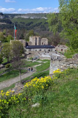 Veliko Tarnovo, Bulgaristan - 9 Nisan 2017: ikinci Bulgar İmparatorluğu Ortaçağ Kalesi Tsarevets, Veliko Tarnovo, Bulgaristan başkenti kalıntıları