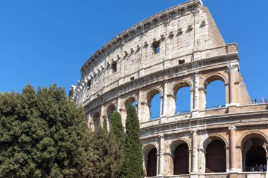 Rome, İtalya - 23 Haziran 2017: Colosseum yılında Roma, İtalya, şehrin görünümünü şaşırtıcı