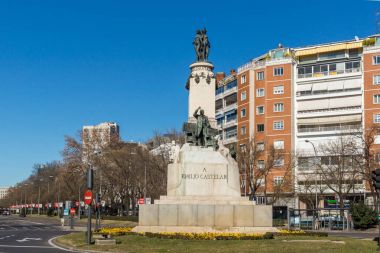 Madrid, İspanya - 21 Ocak 2018: Anıt Emilio Castelar Paseo de la Castellana Street City, Madrid, İspanya