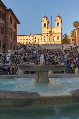 Rome, İtalya - 23 Haziran 2017: Şaşırtıcı günbatımı görünümünü İspanyol Merdivenleri ve Piazza di Spagna, Roma, İtalya
