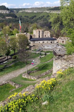 Veliko Tarnovo, Bulgaristan - 9 Nisan 2017: ikinci Bulgar İmparatorluğu Ortaçağ Kalesi Tsarevets, Veliko Tarnovo, Bulgaristan başkenti kalıntıları