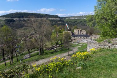 Veliko Tarnovo, Bulgaristan - 9 Nisan 2017: ikinci Bulgar İmparatorluğu Ortaçağ Kalesi Tsarevets, Veliko Tarnovo, Bulgaristan başkenti kalıntıları