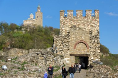 Veliko Tarnovo, Bulgaristan - 9 Nisan 2017: ikinci Bulgar İmparatorluğu Ortaçağ Kalesi Tsarevets, Veliko Tarnovo, Bulgaristan başkenti kalıntıları