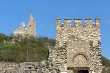 Veliko Tarnovo, Bulgaristan - 9 Nisan 2017: ikinci Bulgar İmparatorluğu Ortaçağ Kalesi Tsarevets, Veliko Tarnovo, Bulgaristan başkenti kalıntıları