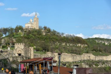 Veliko Tarnovo, Bulgaristan - 9 Nisan 2017: ikinci Bulgar İmparatorluğu Ortaçağ Kalesi Tsarevets, Veliko Tarnovo, Bulgaristan başkenti kalıntıları