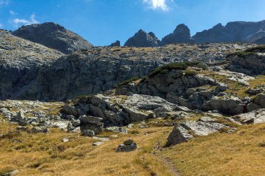 Rila Dağı inanılmaz manzara yakın korkunç göl, Bulgaristan