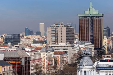 Madrid, İspanya - 24 Ocak 2018: Panoramik şehir Madrid Kibele Palace (Palacio de Cibeles), İspanya
