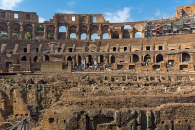 Rome, İtalya - 24 Haziran 2017: Colosseum yılında Roma, İtalya, şehrin bir parçası içinde gelen turist