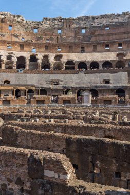 Rome, İtalya - 24 Haziran 2017: Colosseum yılında Roma, İtalya, şehrin bir parçası içinde gelen turist