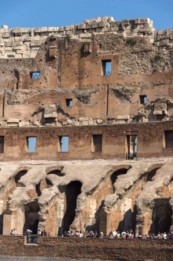 Rome, İtalya - 24 Haziran 2017: Colosseum yılında Roma, İtalya, şehrin bir parçası içinde gelen turist