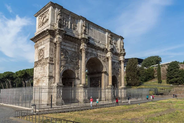 Roma Itália Junho 2017 Vista Incrível Arco Constantino Perto Coliseu — Fotografia de Stock