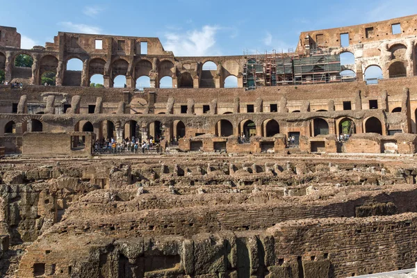 Roma Italia Junio 2017 Turistas Visitando Parte Del Coliseo Ciudad — Foto de Stock