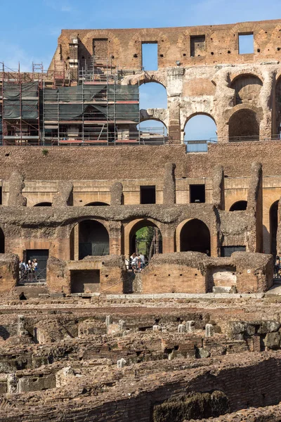 Ρώμη Ιταλία Ιουνίου 2017 Τουρίστες Που Επισκέπτονται Μέσα Μέρος Του — Φωτογραφία Αρχείου