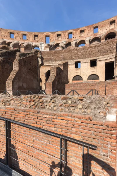 Roma Itália Junho 2017 Turistas Que Visitam Parte Coliseu Cidade — Fotografia de Stock