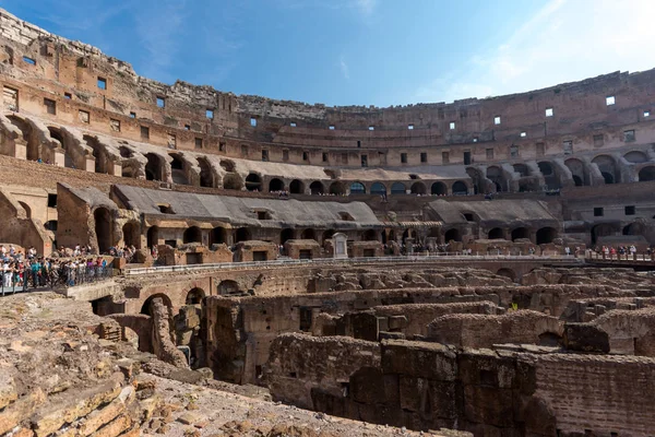 Roma Italia Giugno 2017 Turisti Visitano Parte Del Colosseo Roma — Foto Stock