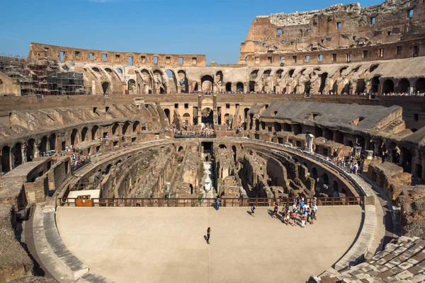 Rome Italy June 2017 Tourists Visiting Part Colosseum City Rome — Stock Photo, Image