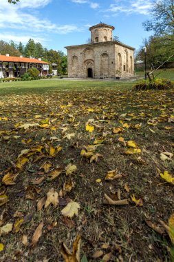 11. yüzyıl Zemen Manastırı, Pernik bölge, Bulgaristan sonbahar görünümü
